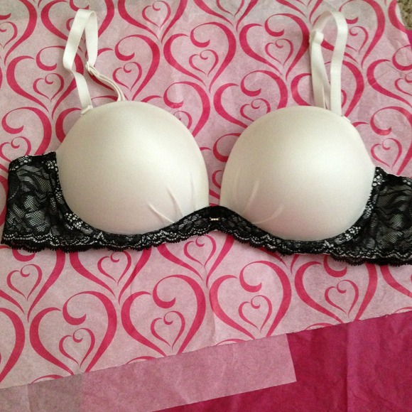 ❌Sold❌. Multiway push up white and black bra