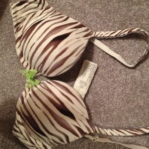 Victoria's Secret bras size 32 B