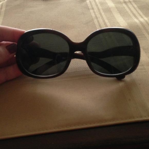 Big Sunglasses!