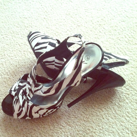 Size 11 zebra print heels