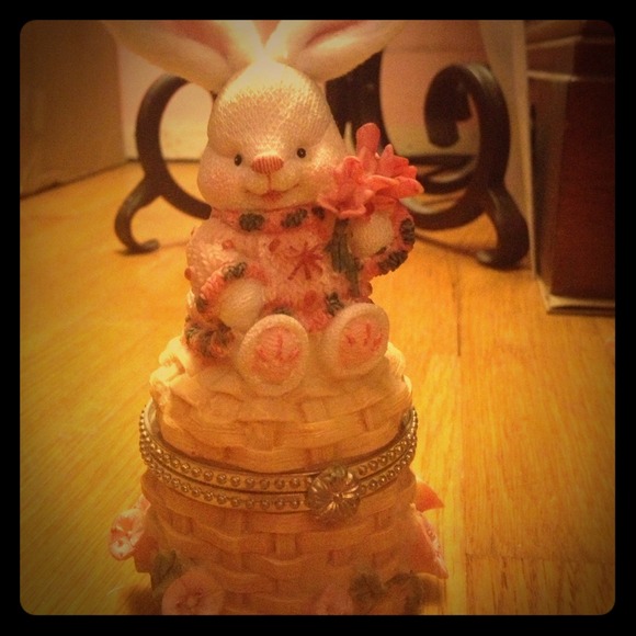 Rabbit jewelry box
