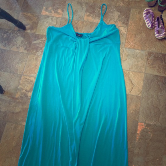 BUNDLE TRADE MAXI DRESS AND JEANS!!
