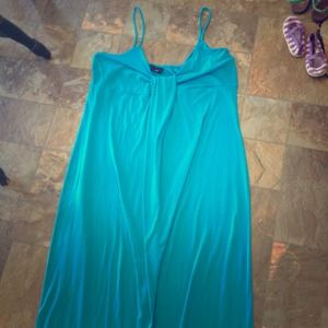 BUNDLE TRADE MAXI DRESS AND JEANS!!