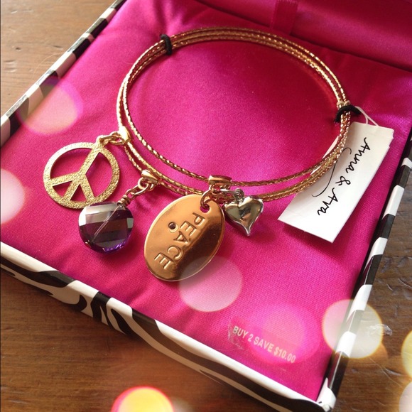 🚫Sold🚫Anna & Ava  peace & love bangles✌💗