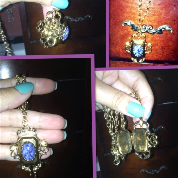 Banana Republic Gorgeous locket with vintage look.