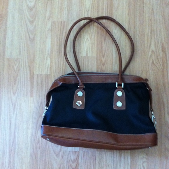 Etienne aigner bag - Picture 2 of 3