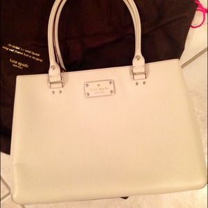 kate spade Bags - Kate Spade Elena Wellesley kate spade Bags - Kate Spade Elena Wellesley