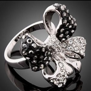 18K WHITE GP CRYSTAL BLACK AGATE BOWKNOT RING SZ6