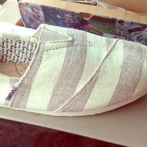 Bundle two toms red and beige