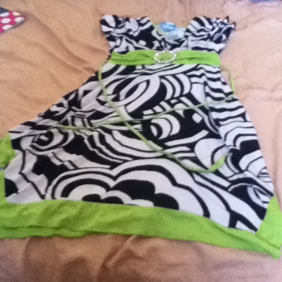 White black and green swirled dress - Picture 1 of 1