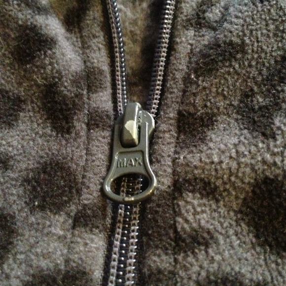 Leopard print fleece zip up - Picture 3 of 4