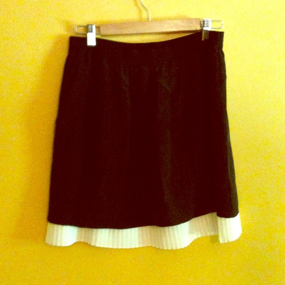 SOLD BCBG black silk skirt with pleated liner