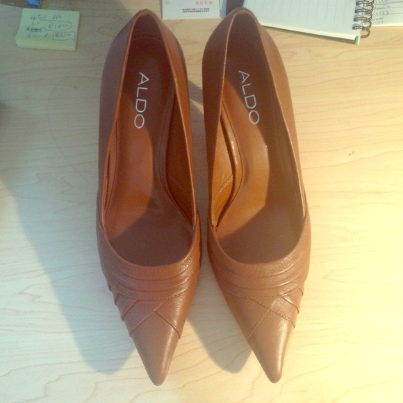 NEW - Aldo leather pointy shoes brown Size 36
