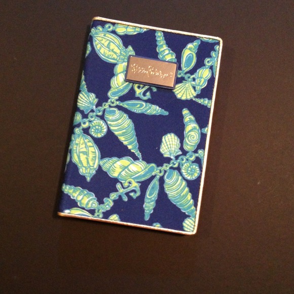 Lilly Pulitzer Nook Cover--Falling In Love