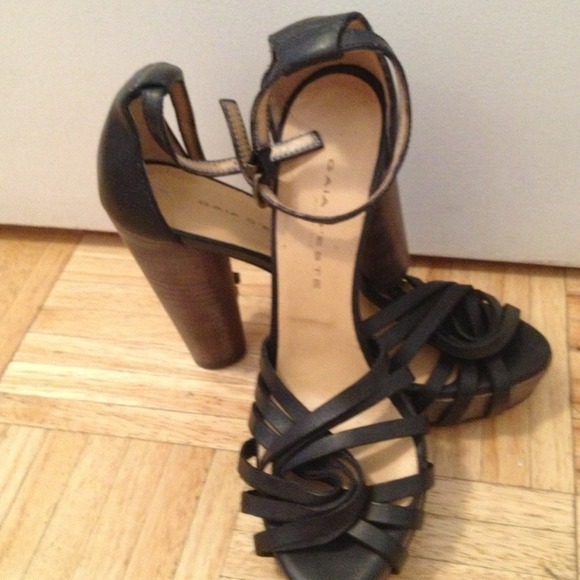 Leather shoes - Picture 2 of 3