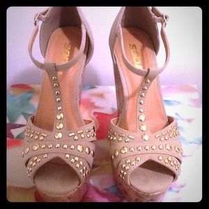Cream and gold studded wedges. SZ 6