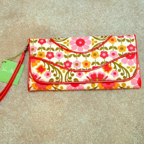 Vera bradley clutch