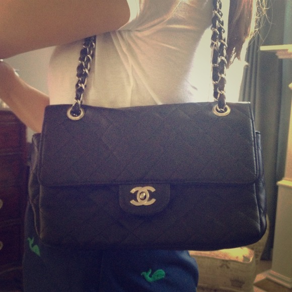 🔴SOLD🔴Chanel Quilted Purse/ Handbag