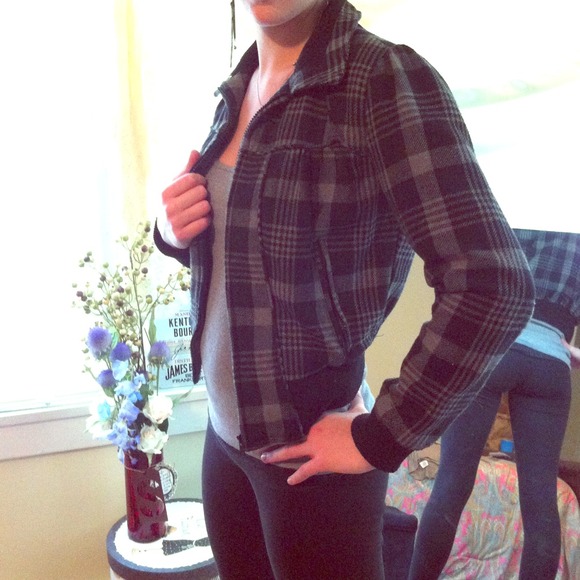 Plaid Pleated Short Jacket