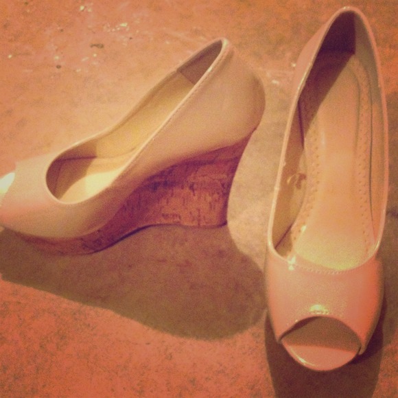 Patent nude wedges