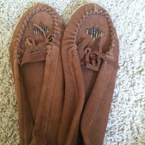 Fringe moccasins