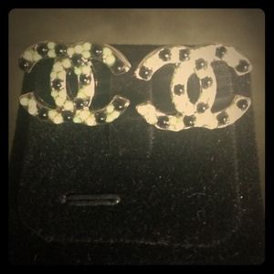 CHANEL earrings sterling silver.