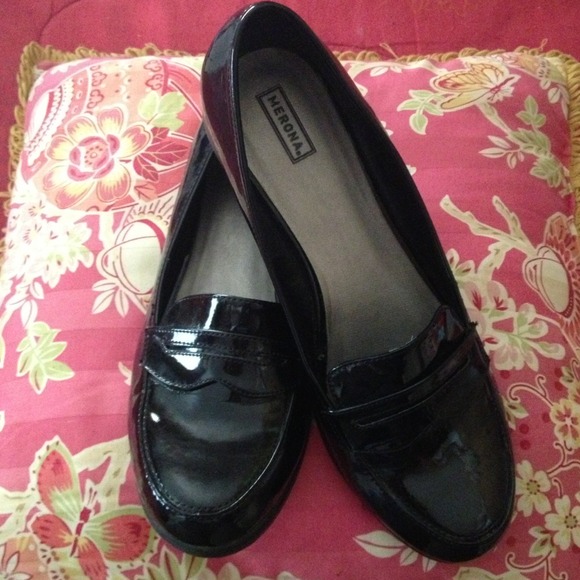 *SALE* Black Faux Patent Leather Loafers
