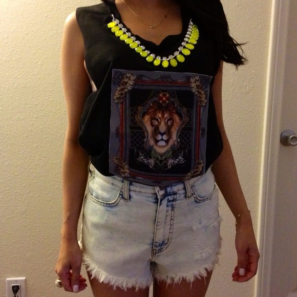 Tops - Oversized Lion Top