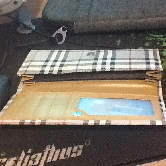 Wallet - Picture 2 of 3