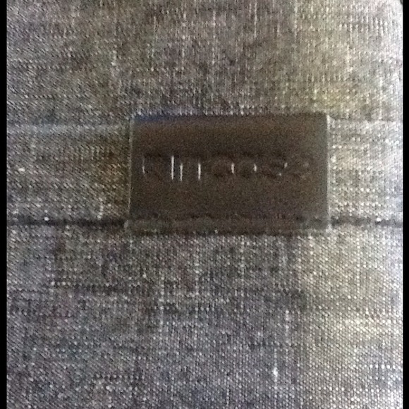 Incase sleeve case - Picture 2 of 3