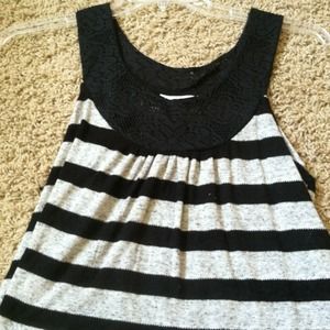 Loose fitted crop shirt