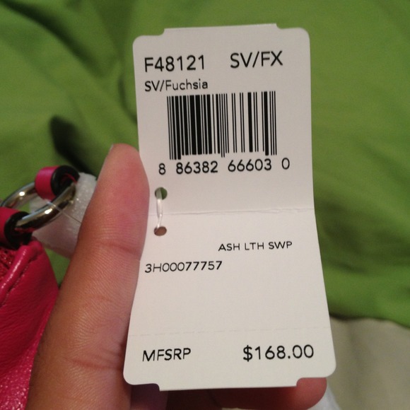 PERFECT SPRING FUCHSIA COACH SWING PURSE - Picture 3 of 4