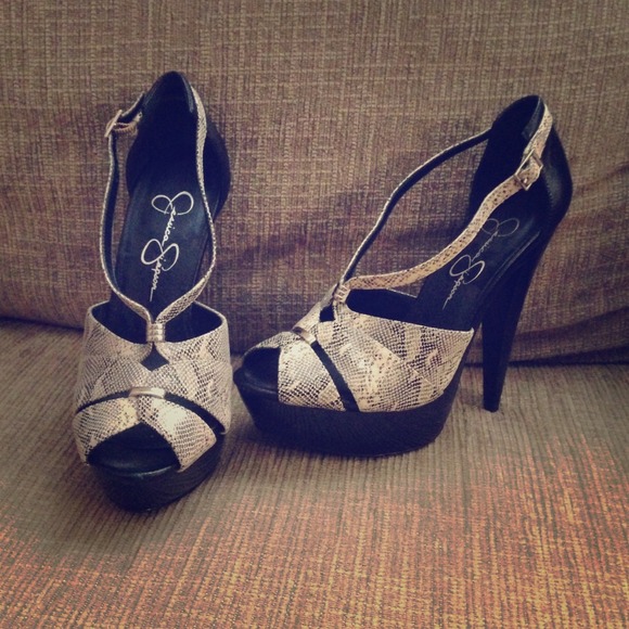 Jessica Simpson Black/Snake Heels - Picture 1 of 4
