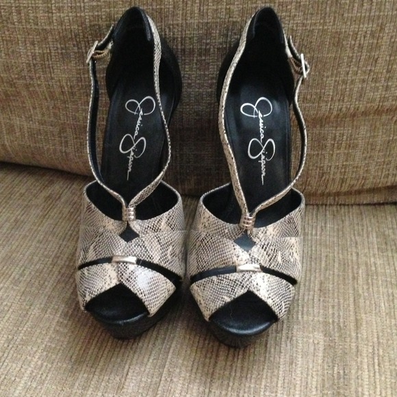 Jessica Simpson Black/Snake Heels - Picture 2 of 4