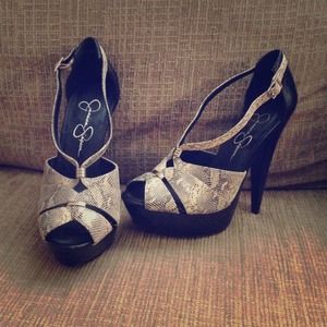 Jessica Simpson Black/Snake Heels