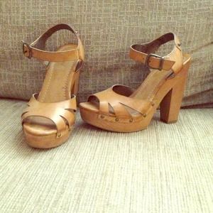 Tan Heels
