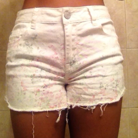 American Rag high waisted flower print shorts