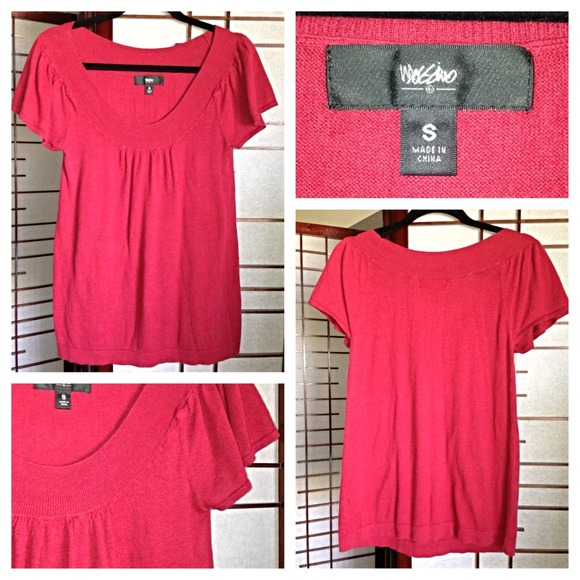 Red Mossimo knit top