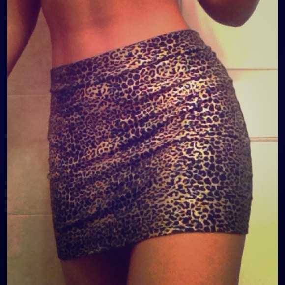 Forever 21 cheetah print skirt