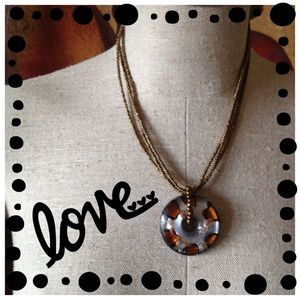 3 STRAND BROWN RESIN NECKLACE