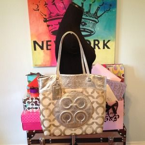 ❌Sold❌Coach Julia Op Art Perry Tote