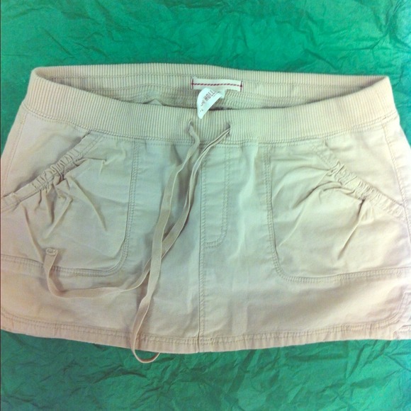 Hollister khaki miniskirt