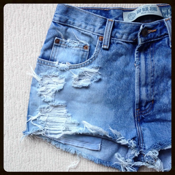 🚫Sold!🚫Vintage High Waisted Destroyed Shorts - Picture 4 of 4