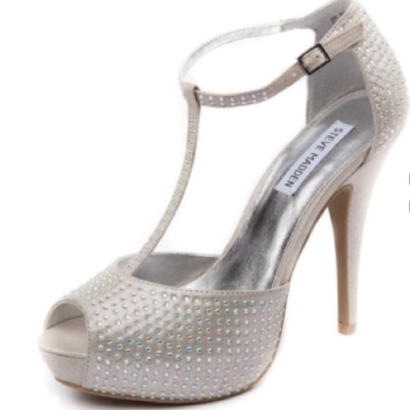 Steve madden bedazzled pumps NEW!