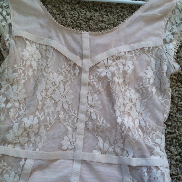 Lace fitted top