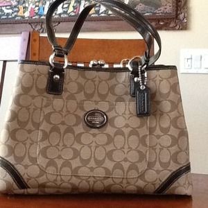 Authentic Coach bag. Brown. Shoulder bag.