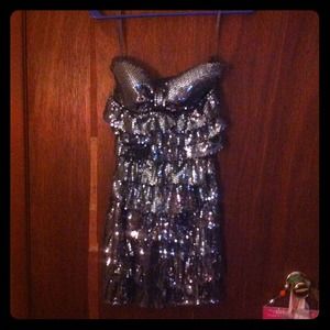 Size M dress