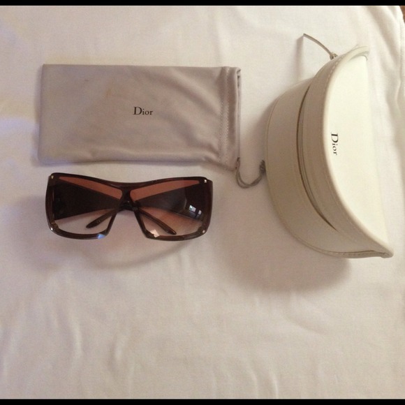 Authentic Christian Dior Women's Sunglasses - Picture 4 of 4