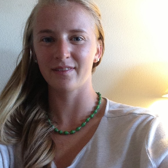 Donated! Fair-Trade green necklace - Picture 2 of 3