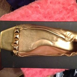 Bcbg maxazria flats Reduced ✨✨✨